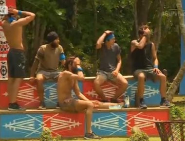 Survivor: Τράβαγαν τα μαλλιά τους με Σάρα - Ελισάβετ! (βίντεο)